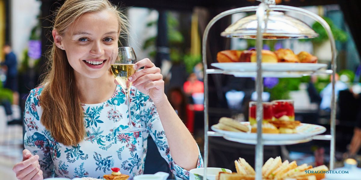 royal tea-afternoon tea with champagne-british tea culture