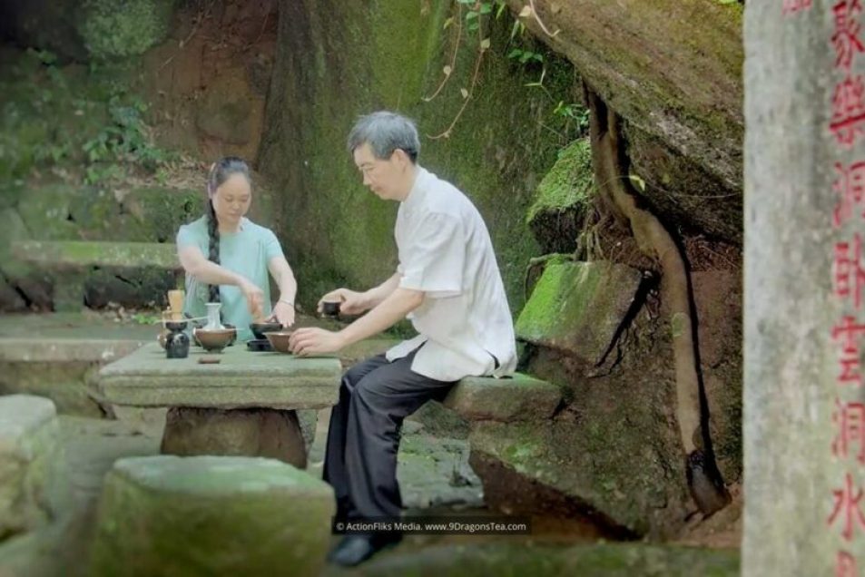 featured image Blog Origin of Matcha Green Tea couple whipped tea ceremony